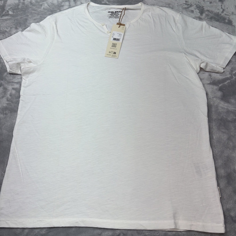 Blend Bhashton Split Neck Tee in the color "Snow White" XL